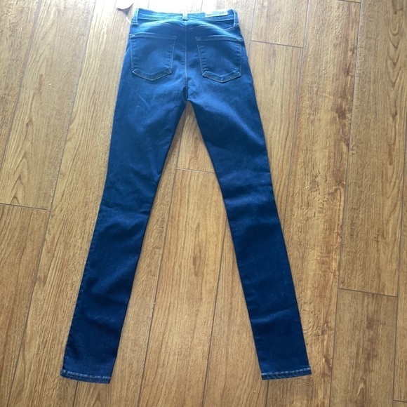 J Brand 811 Mid-Rise Skinny Leg, Fleeting, Size 23 - Picture 8 of 10